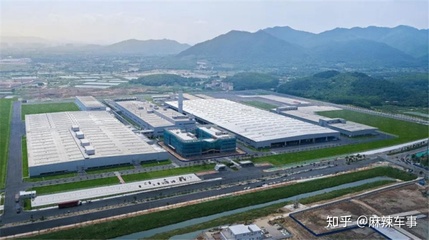 對于“小鵬汽車的底氣究竟在何處”，其實用戶的見解自有道理，但若放眼整個行業的當前格局與發展邏輯，這個猜謎般的討論就值得抽絲剝繭——答案已經鋪就在眼前。